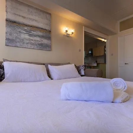 Ocean Heights Suite-hosted By Sweetstay *